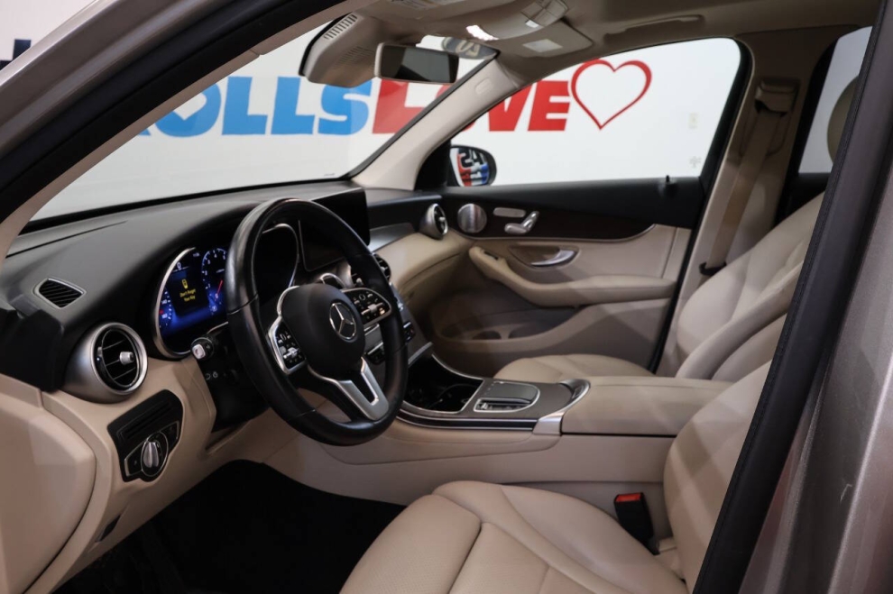 2020 Mercedes-Benz GLC GLC 300 4MATIC AWD 4dr SUV, Champagne, Mileage: 62,940 - photo 10
