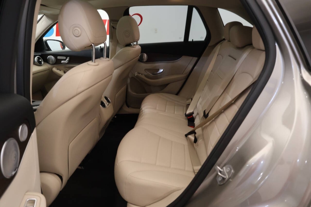 2020 Mercedes-Benz GLC GLC 300 4MATIC AWD 4dr SUV, Champagne, Mileage: 62,940 - photo 13