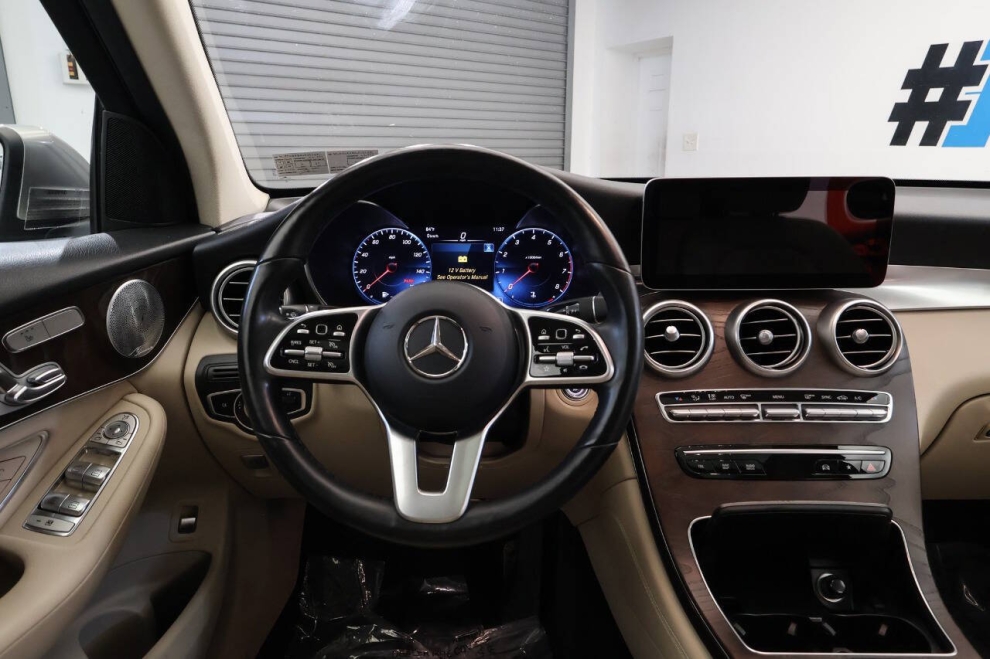 2020 Mercedes-Benz GLC GLC 300 4MATIC AWD 4dr SUV, Champagne, Mileage: 62,940 - photo 19