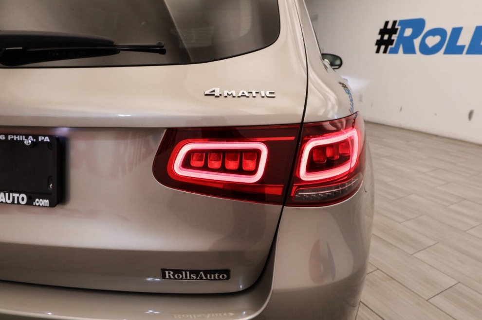 2020 Mercedes-Benz GLC GLC 300 4MATIC AWD 4dr SUV, Champagne, Mileage: 62,940 - photo 36