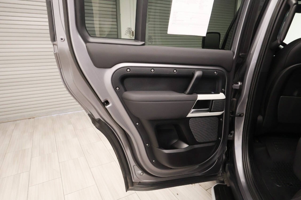 2021 Land Rover Defender 110 S AWD 4dr SUV, Silver, Mileage: 65,735 - photo 15