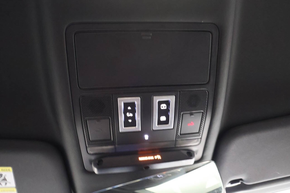 2021 Land Rover Defender 110 S AWD 4dr SUV, Silver, Mileage: 65,735 - photo 36