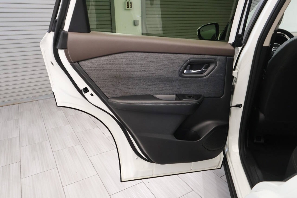 2023 Nissan Rogue SV AWD 4dr Crossover, White, Mileage: 43,241 - photo 14