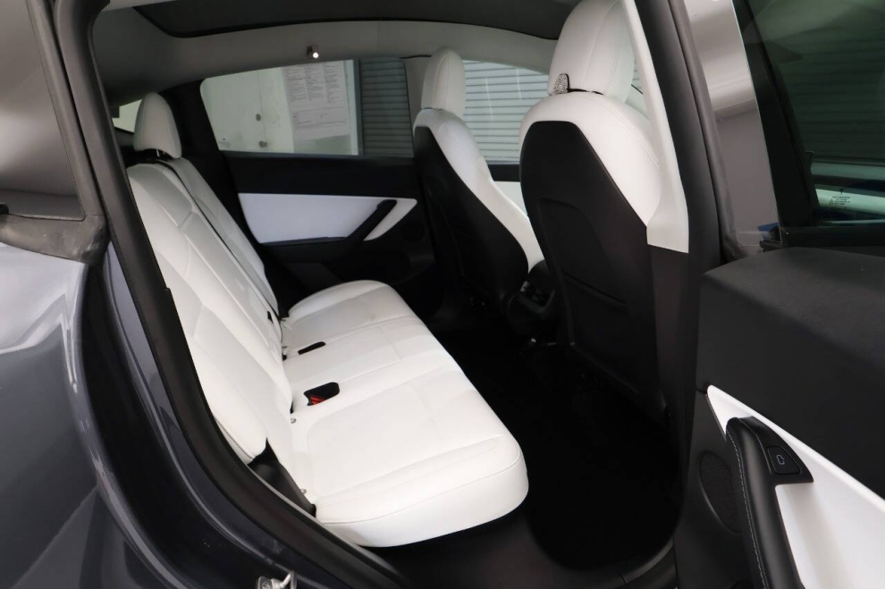 2022 Tesla Model Y Performance AWD 4dr Crossover, Gray, Mileage: 79,709 - photo 17