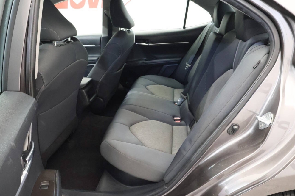 2023 Toyota Camry Hybrid LE 4dr Sedan, Gray, Mileage: 82,743 - photo 13