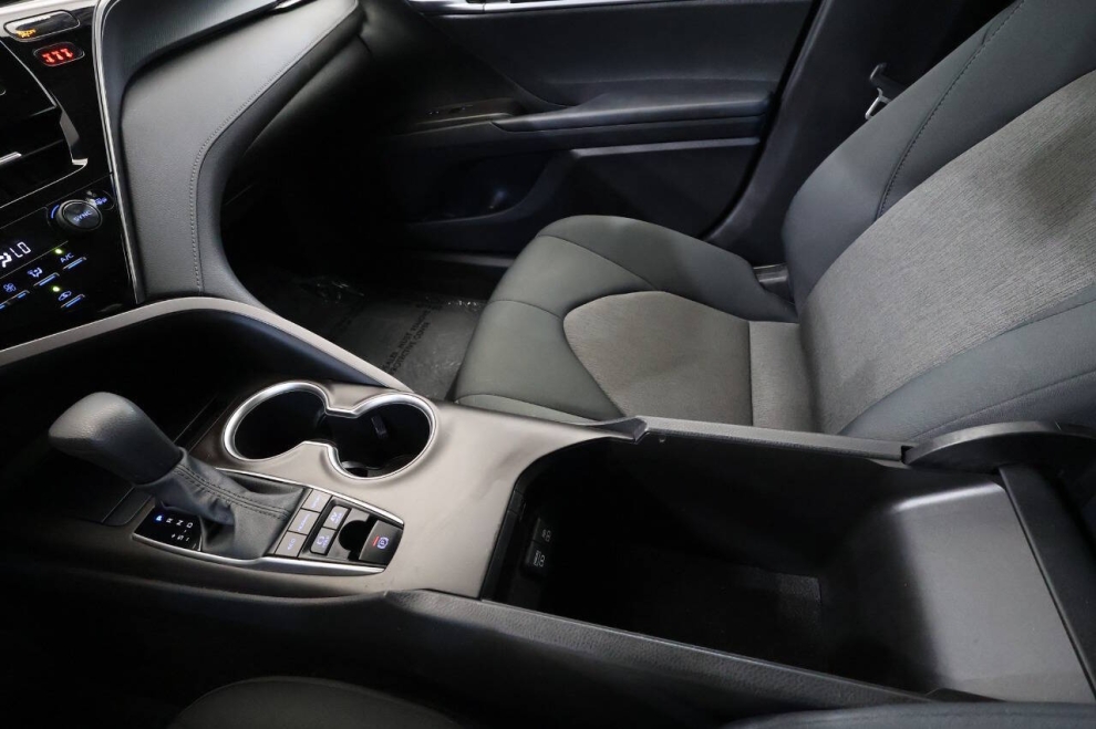 2023 Toyota Camry Hybrid LE 4dr Sedan, Gray, Mileage: 82,743 - photo 20