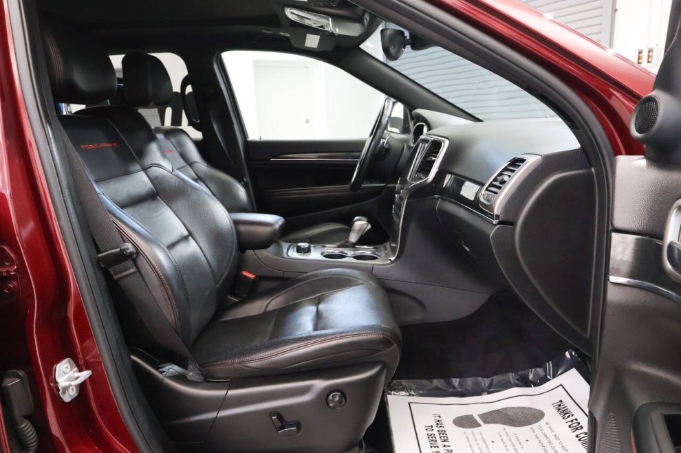 2018 Jeep Grand Cherokee Trailhawk 4x4 4dr SUV, Red, Mileage: 72,676 - photo 16