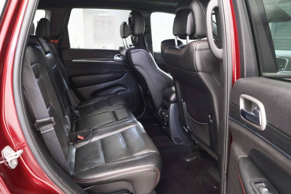 2018 Jeep Grand Cherokee Trailhawk 4x4 4dr SUV, Red, Mileage: 72,676 - photo 17