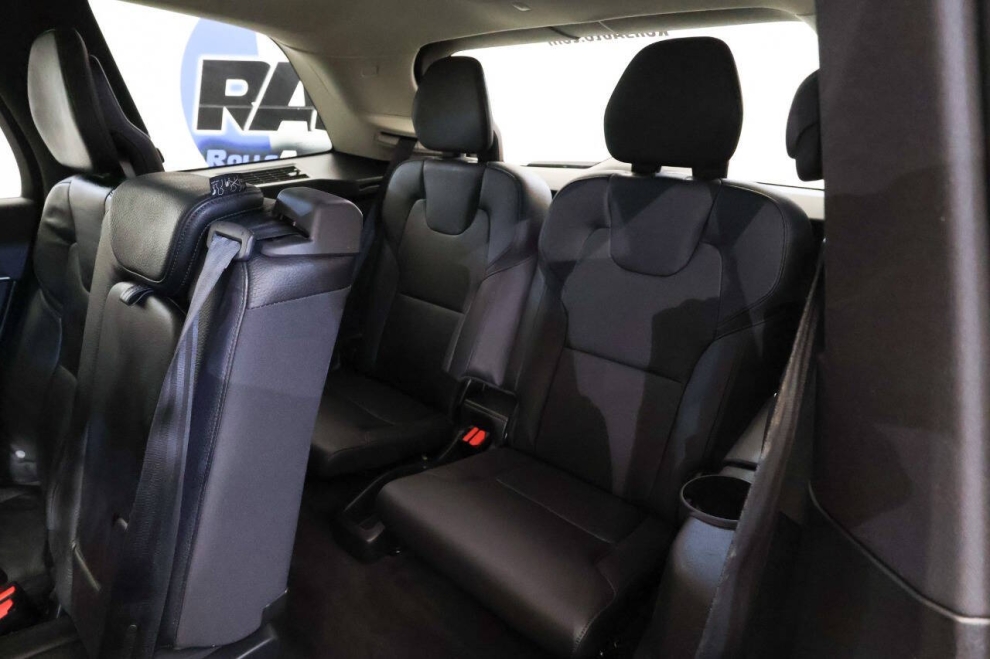 2020 Volvo XC90 T6 Momentum 6 Passenger AWD 4dr SUV, Gray, Mileage: 63,245 - photo 15