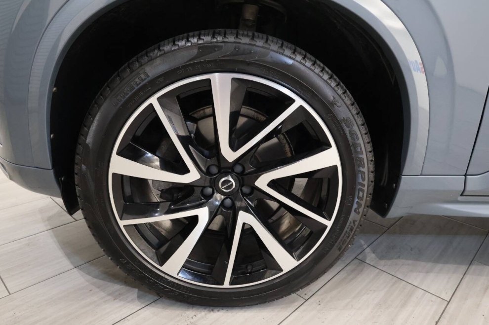 2020 Volvo XC90 T6 Momentum 6 Passenger AWD 4dr SUV, Gray, Mileage: 63,245 - photo 9