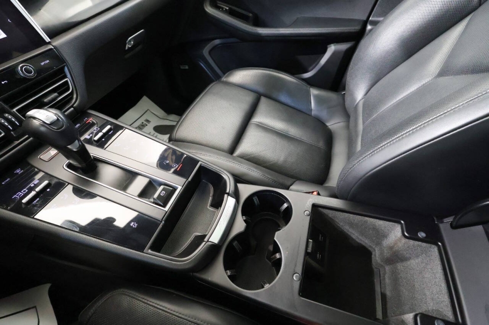 2022 Porsche Macan Base AWD 4dr SUV, Blue,  - photo 21