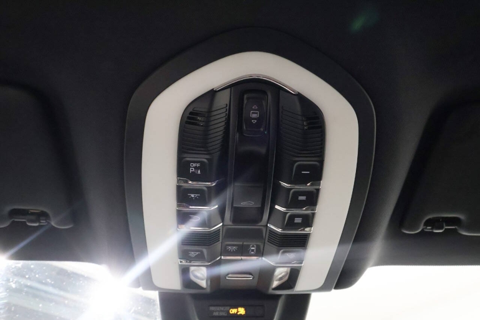 2022 Porsche Macan Base AWD 4dr SUV, Blue,  - photo 32