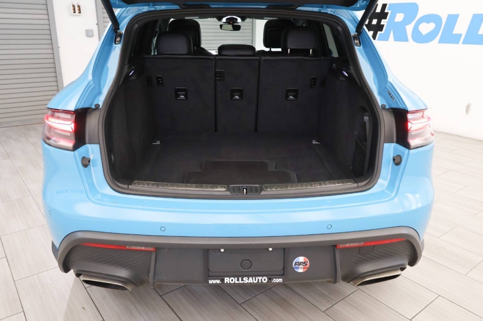 2022 Porsche Macan Base AWD 4dr SUV, Blue,  - photo 33
