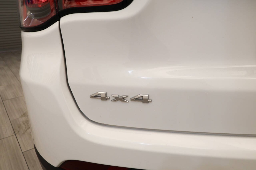 2022 Jeep Compass Limited 4x4 4dr SUV, Blanco, Mileage: 43,783 - photo 32