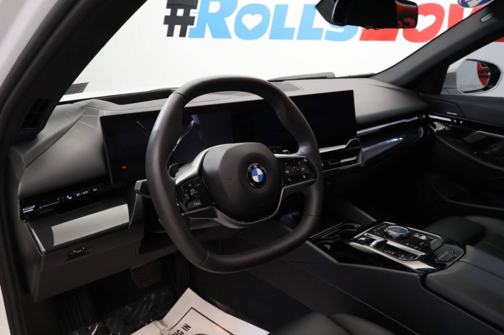 2025 BMW 5 Series 530i xDrive AWD 4dr Sedan, White, Mileage: 18,195 - photo 10