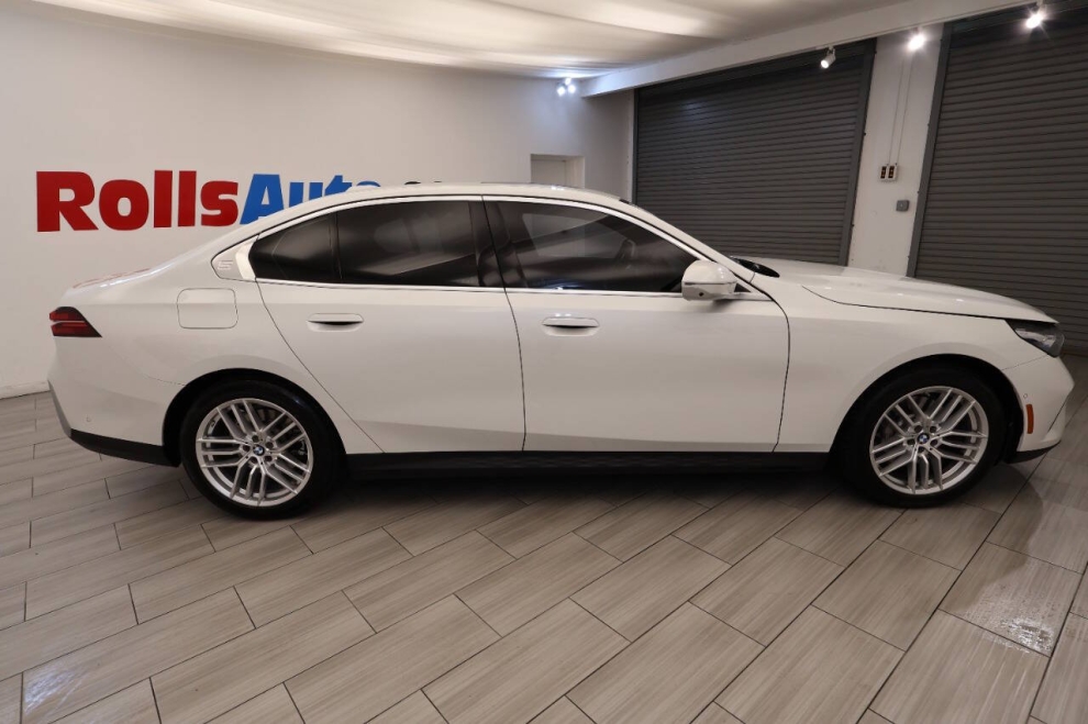 2025 BMW 5 Series 530i xDrive AWD 4dr Sedan, White, Mileage: 18,195 - photo 5