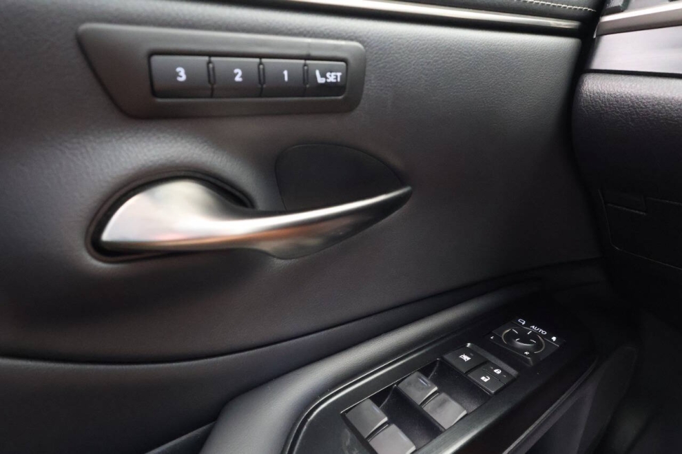 2020 Lexus ES 350 Base 4dr Sedan, Black, Mileage: 91,799 - photo 32