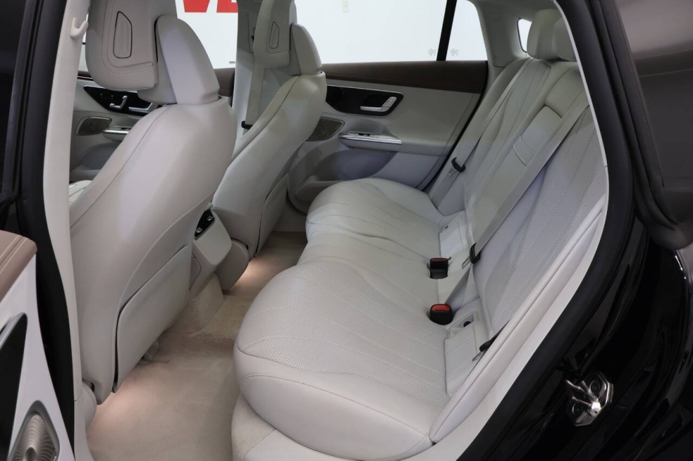 2023 Mercedes-Benz EQE EQE 350 4MATIC AWD 4dr SUV, Black, Mileage: 32,999 - photo 14