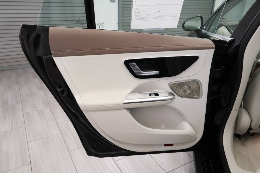 2023 Mercedes-Benz EQE EQE 350 4MATIC AWD 4dr SUV, Black, Mileage: 32,999 - photo 15