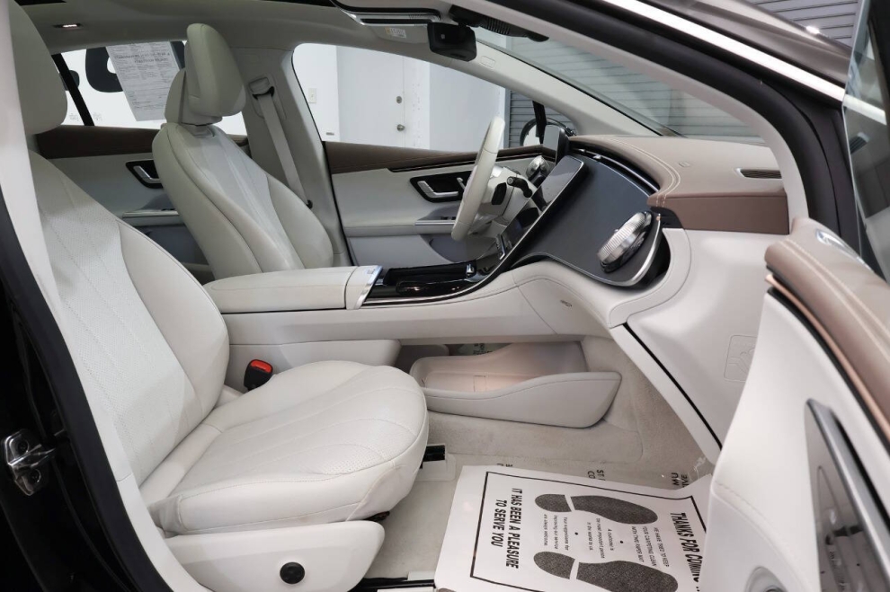 2023 Mercedes-Benz EQE EQE 350 4MATIC AWD 4dr SUV, Black, Mileage: 32,999 - photo 17
