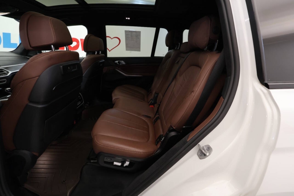 2021 BMW X7 M50i AWD 4dr Sports Activity Vehicle, White, Mileage: 67,983 - photo 14