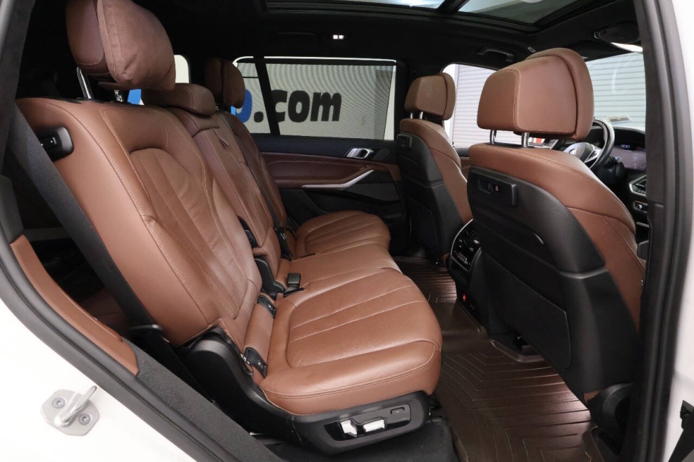 2021 BMW X7 M50i AWD 4dr Sports Activity Vehicle, White, Mileage: 67,983 - photo 19