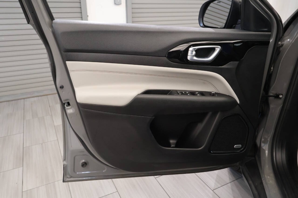 2023 Jeep Compass High Altitude 4x4 4dr SUV, Gray, Mileage: 13,409 - photo 12