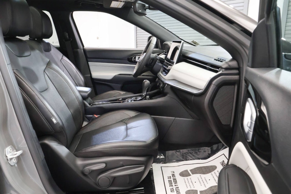 2023 Jeep Compass High Altitude 4x4 4dr SUV, Gray, Mileage: 13,409 - photo 16