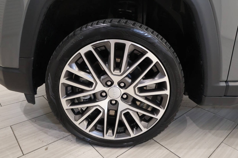 2023 Jeep Compass High Altitude 4x4 4dr SUV, Gray, Mileage: 13,409 - photo 9