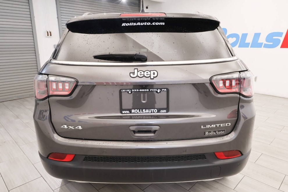 2023 Jeep Compass Limited 4x4 4dr SUV, Gray, Mileage: 7,318 - photo 3