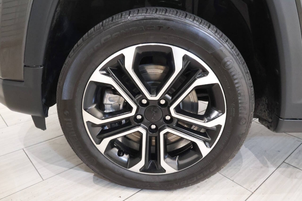 2023 Jeep Compass Limited 4x4 4dr SUV, Gray, Mileage: 7,318 - photo 9