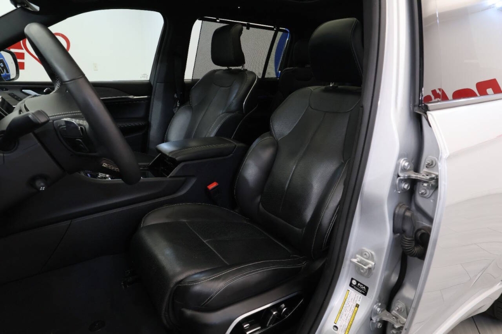 2023 Jeep Grand Cherokee L Overland 4x4 4dr SUV, Silver, Mileage: 55,107 - photo 10