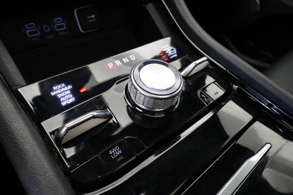 2023 Jeep Grand Cherokee L Overland 4x4 4dr SUV, Silver, Mileage: 55,107 - photo 23