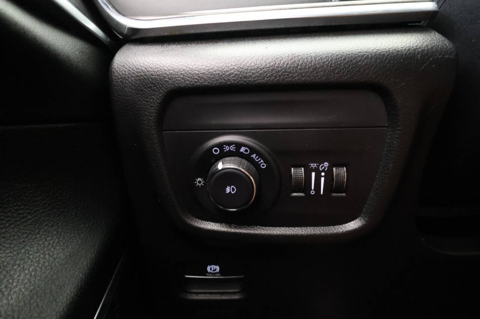 2023 Jeep Grand Cherokee L Overland 4x4 4dr SUV, Silver, Mileage: 55,107 - photo 32