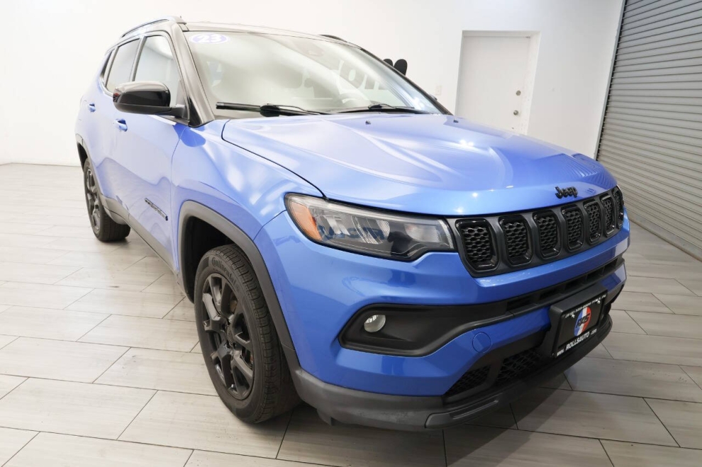2023 Jeep Compass Altitude 4x4 4dr SUV, Blue, Mileage: 17,999 - photo 6