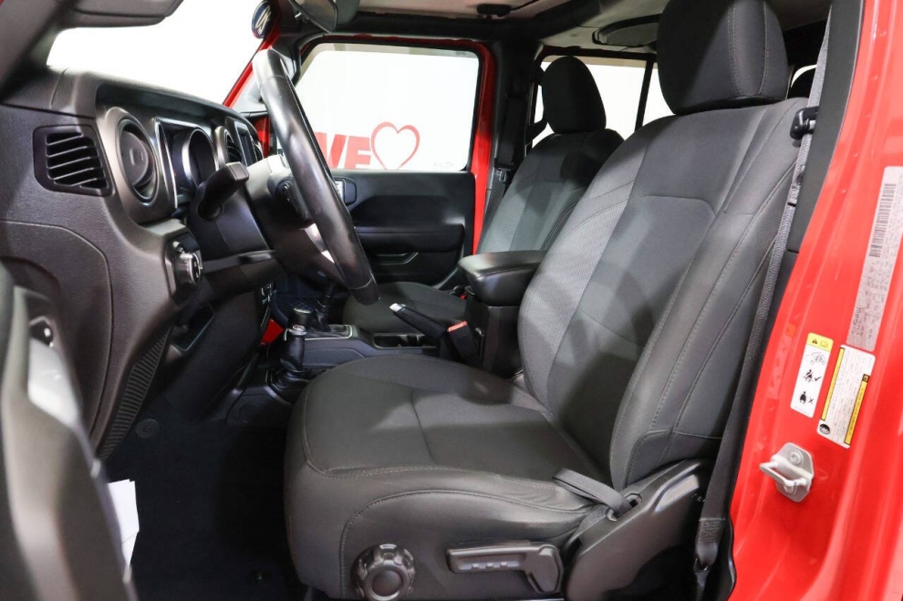 2020 Jeep Gladiator Sport Altitude 4x4 4dr Crew Cab 5.0 ft. SB, Red, Mileage: 45,703 - photo 11