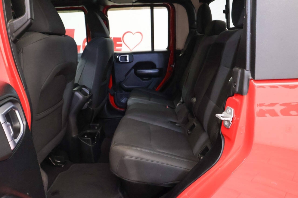 2020 Jeep Gladiator Sport Altitude 4x4 4dr Crew Cab 5.0 ft. SB, Red, Mileage: 45,703 - photo 13