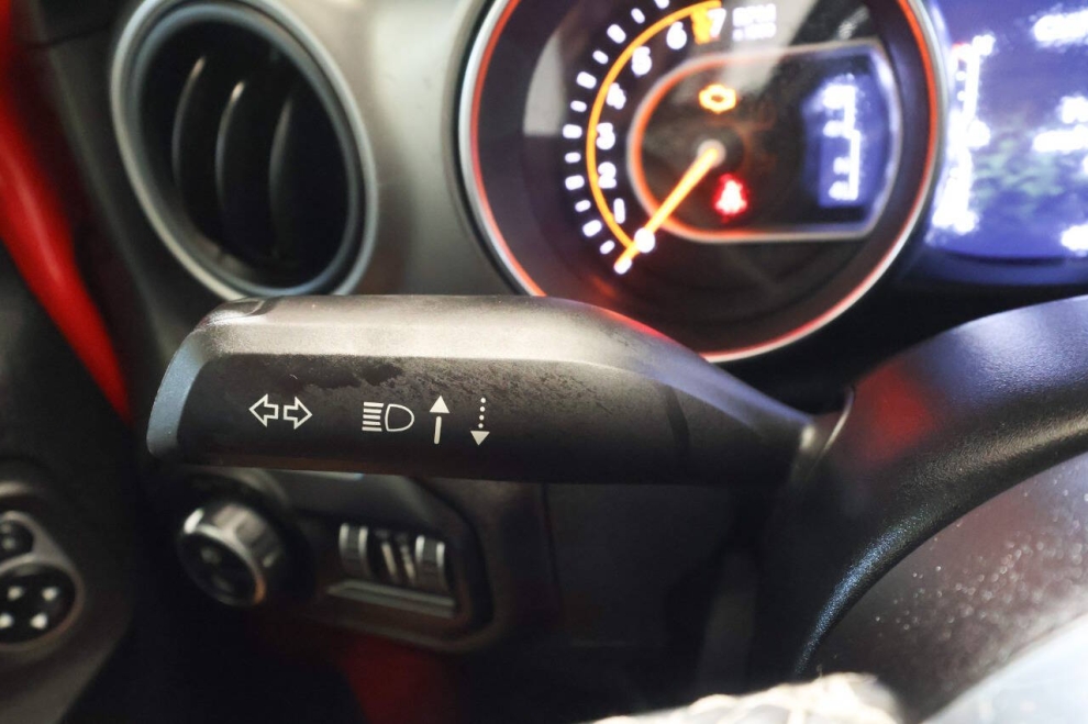 2020 Jeep Gladiator Sport Altitude 4x4 4dr Crew Cab 5.0 ft. SB, Red, Mileage: 45,703 - photo 25