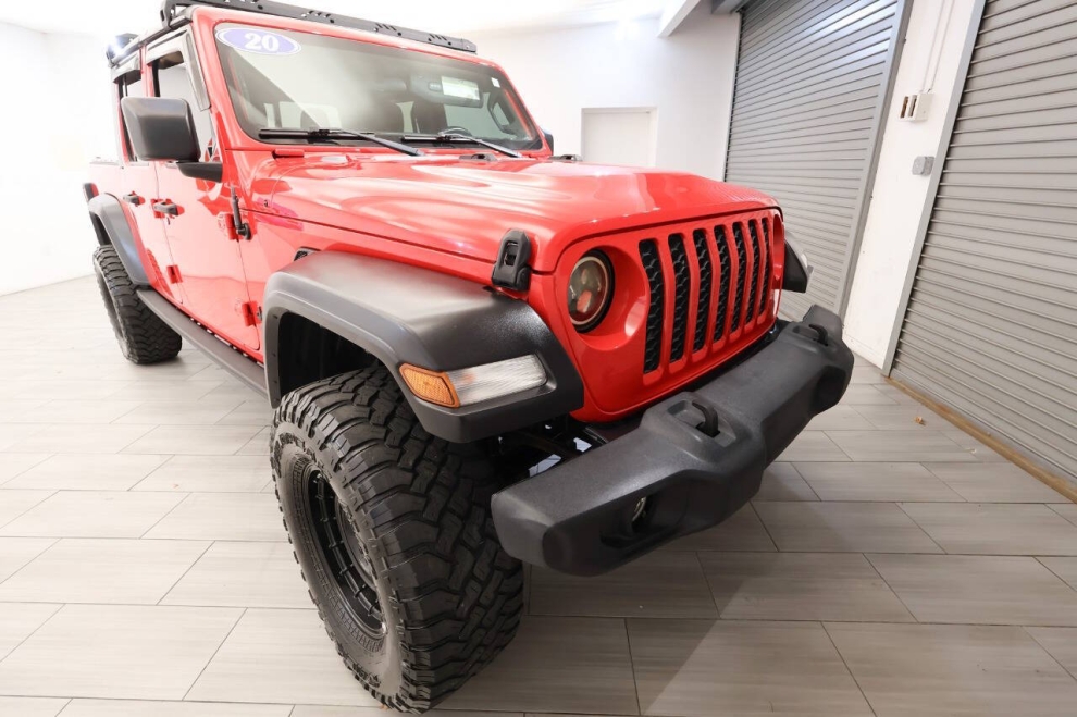 2020 Jeep Gladiator Sport Altitude 4x4 4dr Crew Cab 5.0 ft. SB, Red, Mileage: 45,703 - photo 6