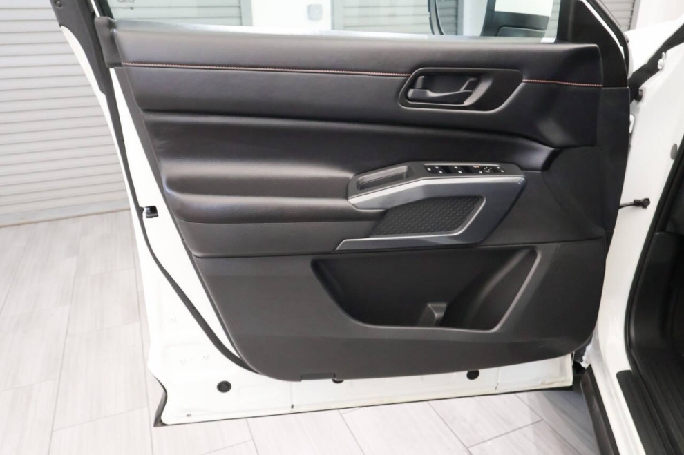 2023 Nissan Pathfinder Rock Creek AWD 4dr SUV, White, Mileage: 52,273 - photo 14
