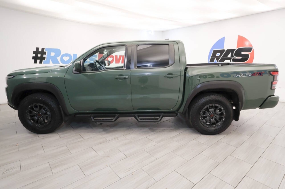 2023 Nissan Frontier PRO 4X 4x4 4dr Crew Cab 5 ft. SB, Green, Mileage: 80,409 - photo 1