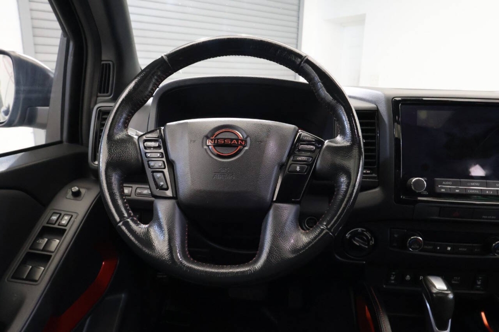 2023 Nissan Frontier PRO 4X 4x4 4dr Crew Cab 5 ft. SB, Green, Mileage: 80,409 - photo 19