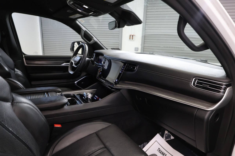 2024 Jeep Wagoneer L Series II 4x4 4dr SUV, White, Mileage: 78,466 - photo 16
