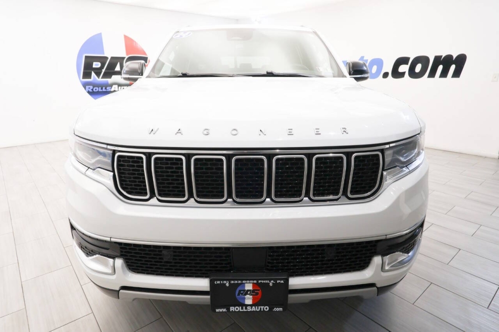 2024 Jeep Wagoneer L Series II 4x4 4dr SUV, White, Mileage: 78,466 - photo 7