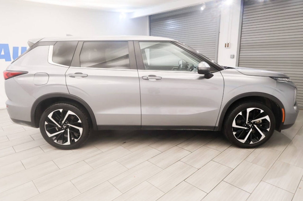 2024 Mitsubishi Outlander SE Black Edition 4dr SUV, Gray, Mileage: 70,851 - photo 5