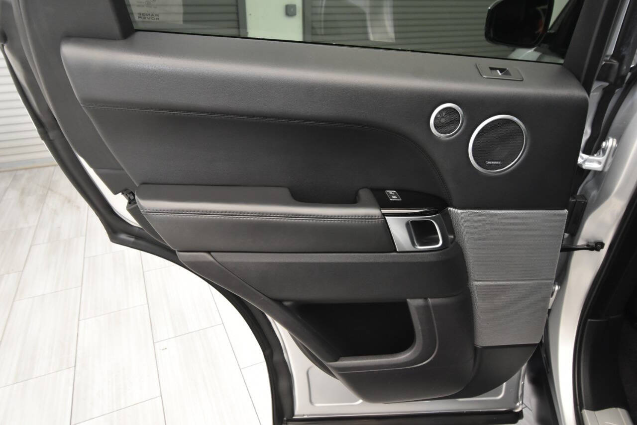 2017 Land Rover Range Rover Sport HSE photo 14