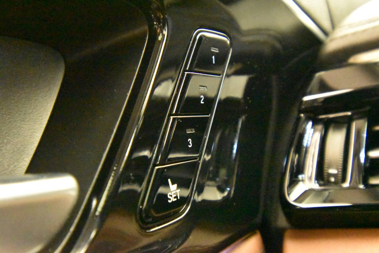 2022 Acura MDX Advance photo 33