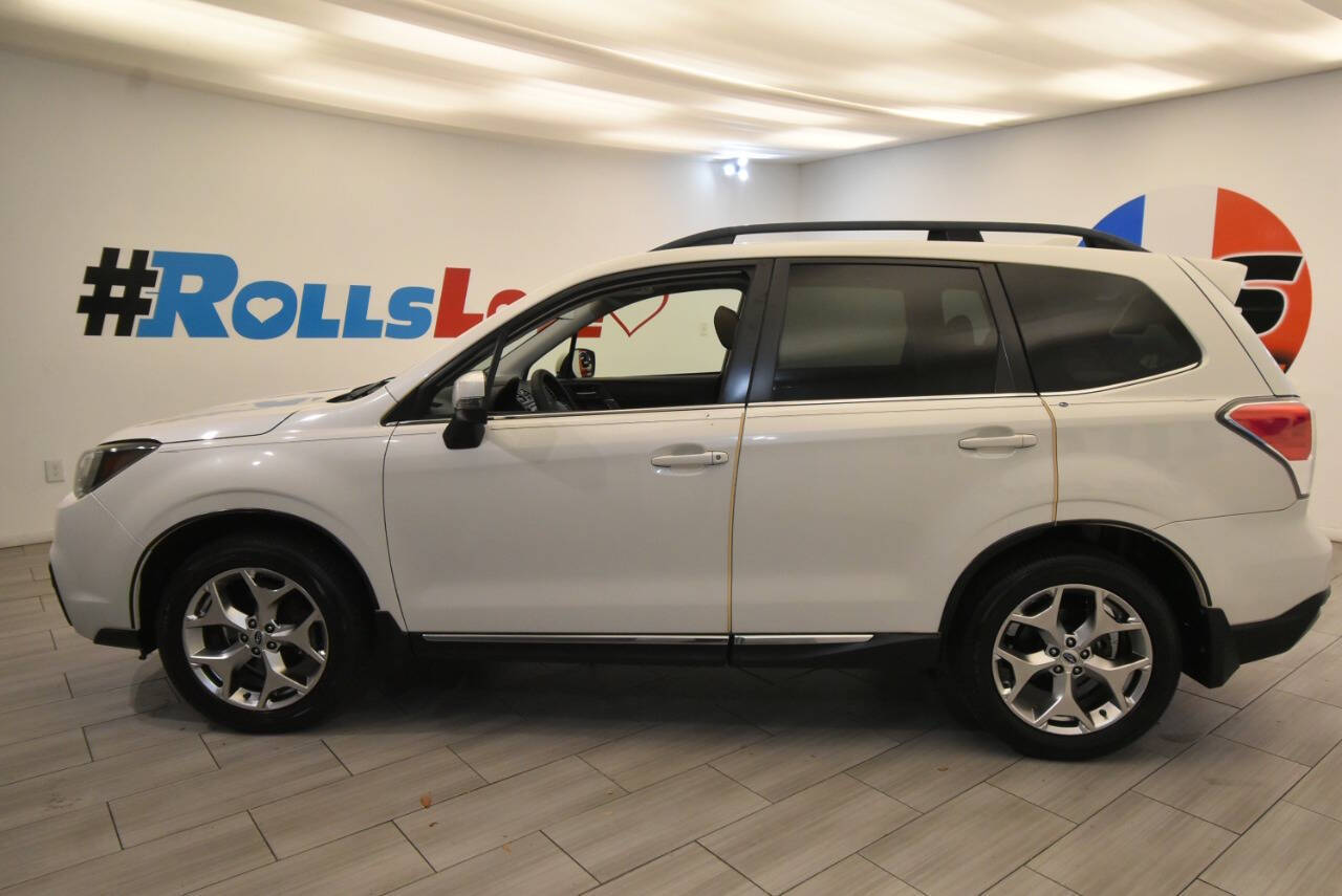 2017 Subaru Forester 2.5i Touring photo 2