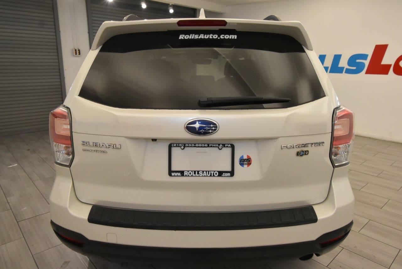 2017 Subaru Forester 2.5i Touring photo 4