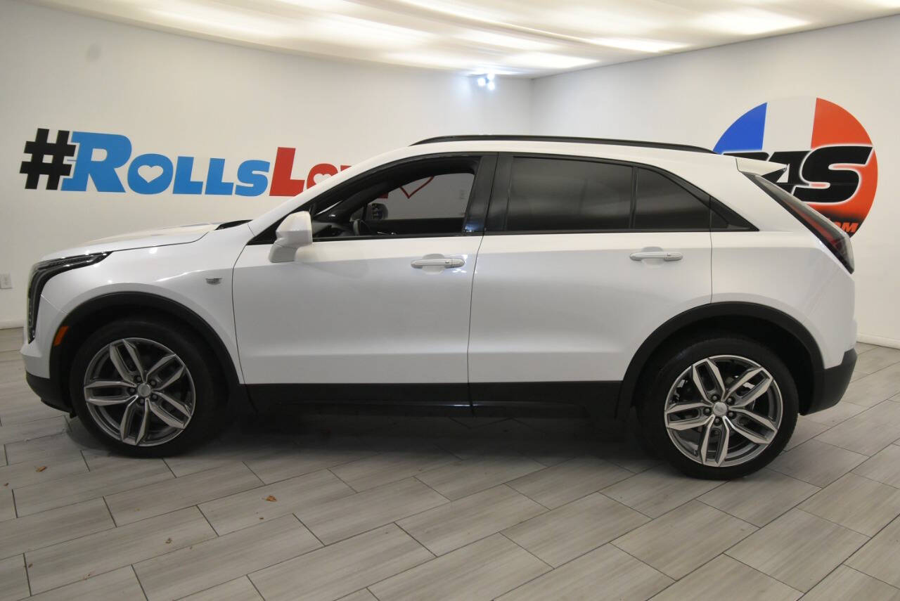 2019 Cadillac XT4 Sport photo 2